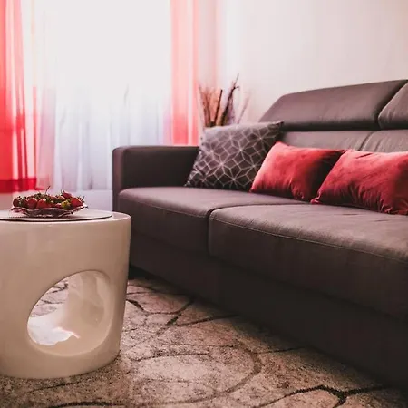 Apartment Center Stylish Apt Darling For 4, Old Town *