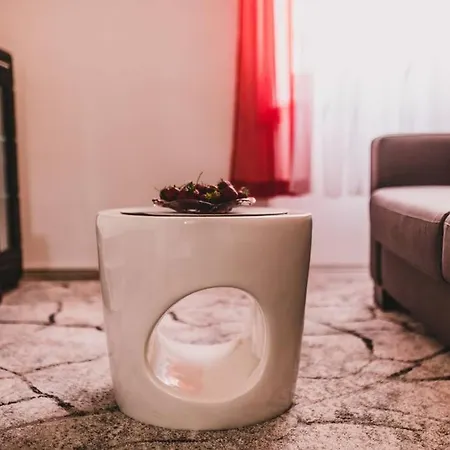 Apartment Center Stylish Apt Darling For 4, Old Town