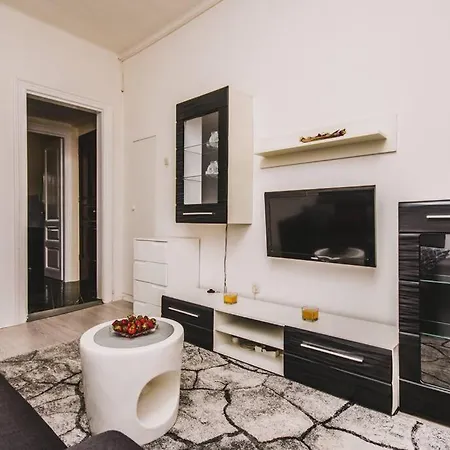 Apartment Center Stylish Apt Darling For 4, Old Town