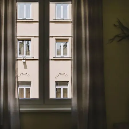Center Stylish Apt Darling For 4, Old Town Appartement