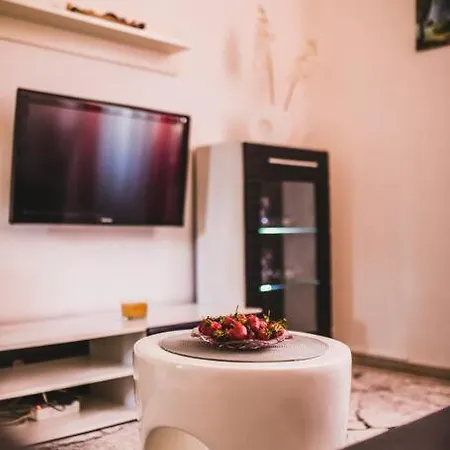 Center Stylish Apt Darling For 4, Old Town アパート *
